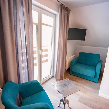 Nad Stawem 度假居 *