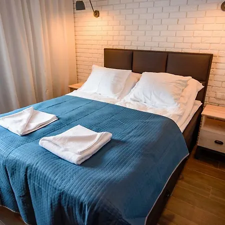 度假居 Nad Stawem 克雷尼察