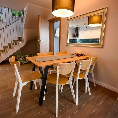 度假居 Nad Stawem 克雷尼察